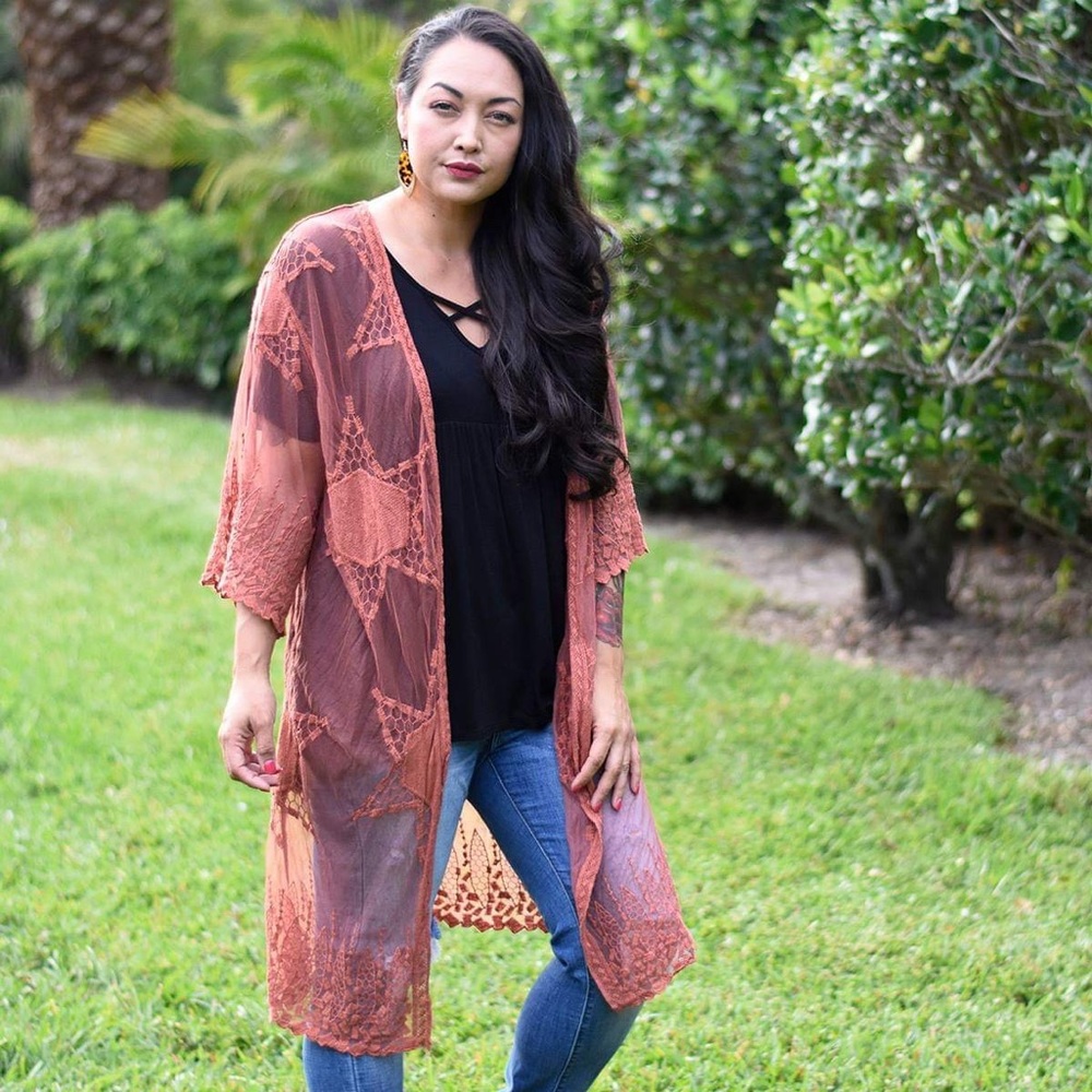 Rust Geometric Star Mesh Kimono - Picture 2 of 4